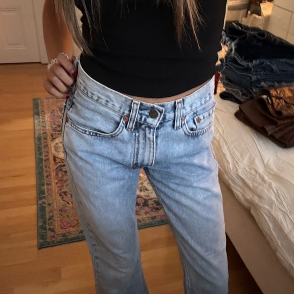 Levi's Vintage-Inspired Light Blue Straight Leg Jeans - Picture 2 of 4